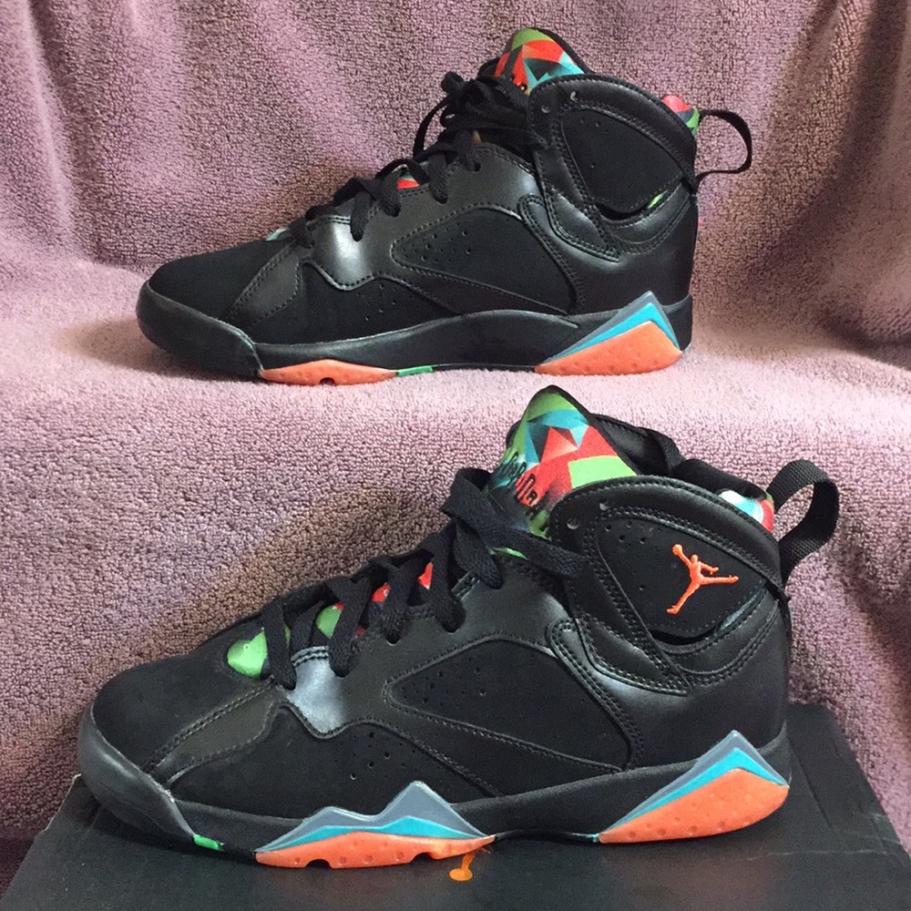 Boys Size 7 Retro Jordan